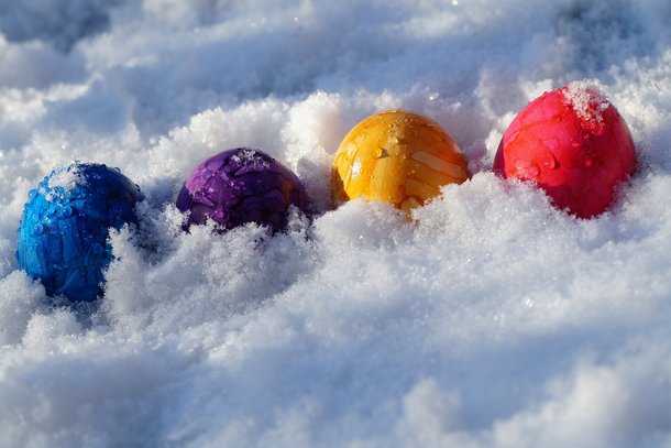 Ostereier im Schnee
