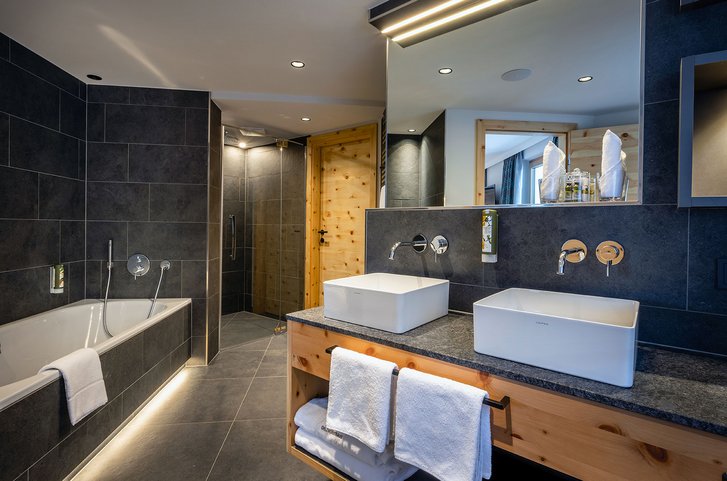 Stone pine suite Kuschelzeit bath