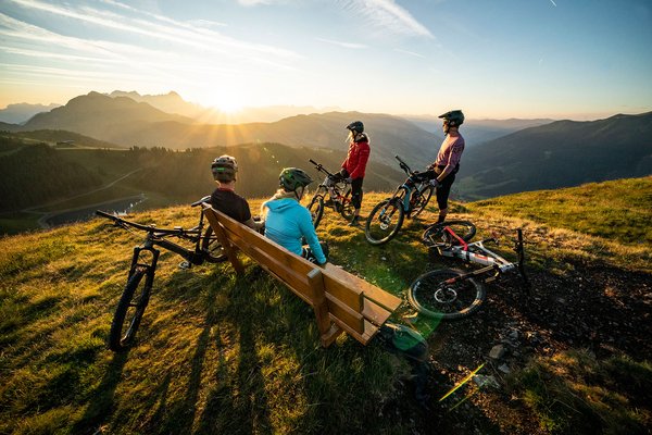 Moutainbiker Gruppe macht Rast