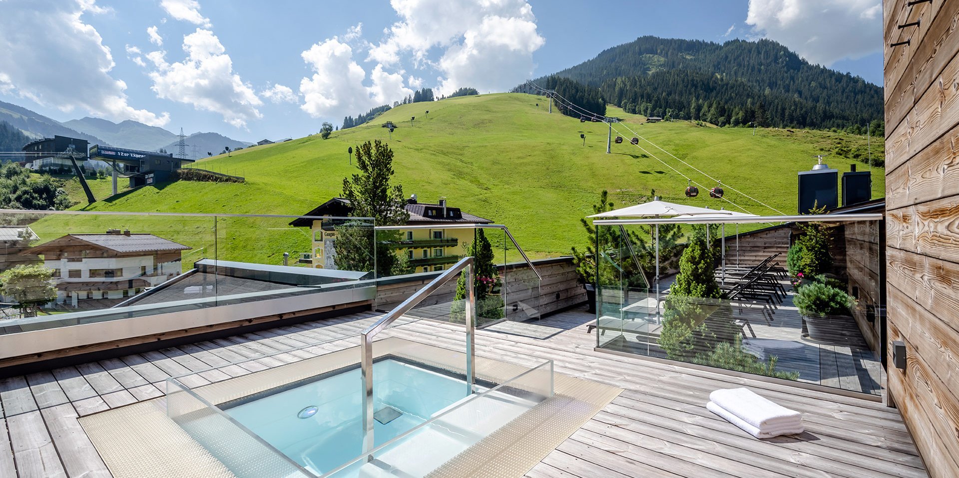 Dachterrasse mit Pool