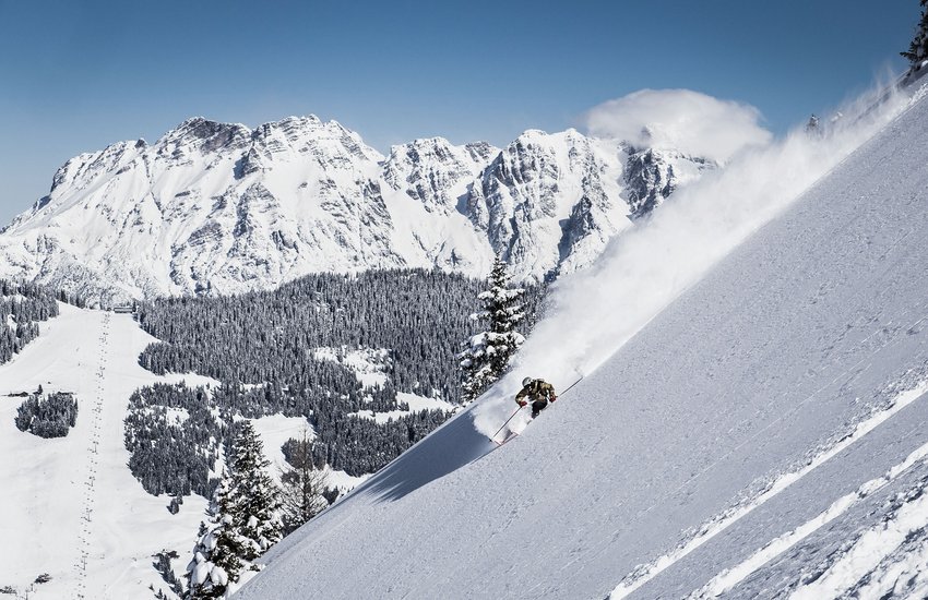 Freerider im Tiefschnee