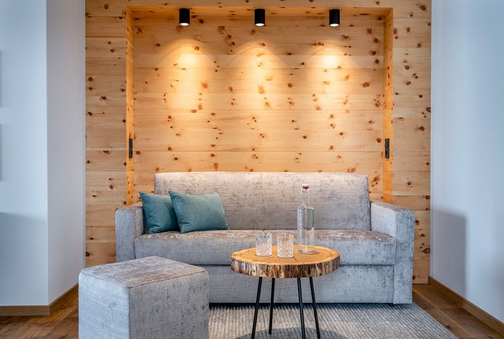Stone pine suite Verwöhnzeit seating corner
